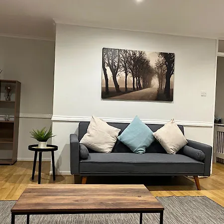 Lovely 2 Bedroom Apartment With Parking Space London Exterior photo