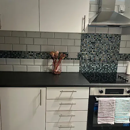Lovely 2 Bedroom Apartment With Parking Space London Exterior photo